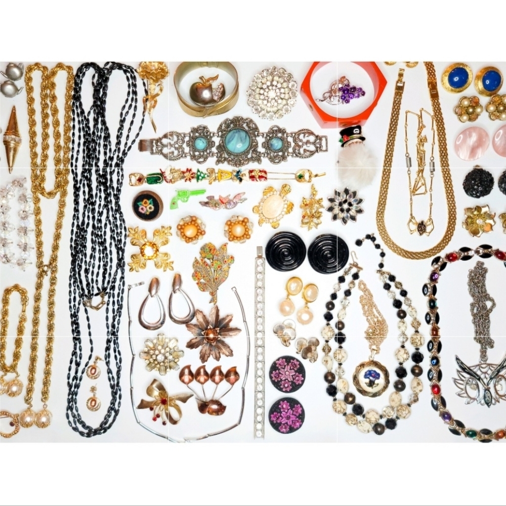 54 Piece Vintage Jewelry Resellers Lot